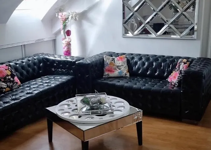 Spacieux Apparemment Au Centre De Paris Chic