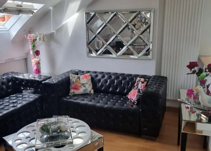Spacieux Apparemment Au Centre De Paris Chic